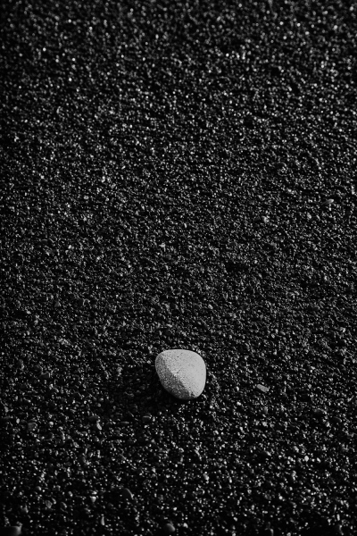 Black Sand White Pebble