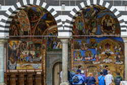 Colanade Frescoes