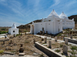 Oman-003-Tomb-of-Bin-Ali